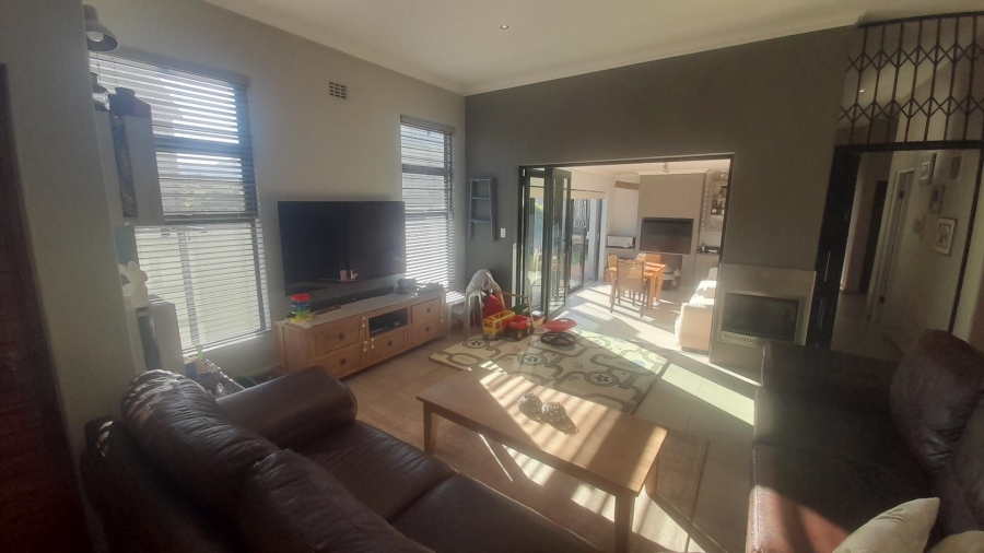 3 Bedroom Property for Sale in Melodie North West